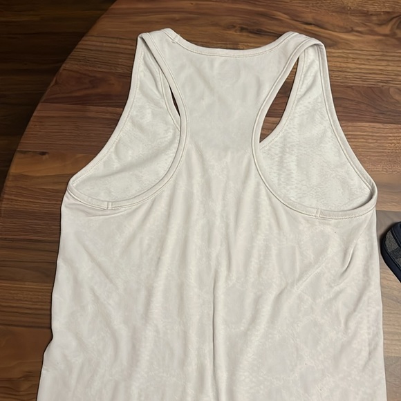 Athleta Speedlight Tank Size M Delicate Pink - Picture 4 of 5